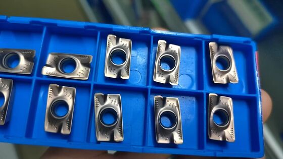 Profesyonel Metal İşleme Ortamlarında Paslanmaz Çelik Kesimi İçin İdeal Karbür Hassas Apmt1604 Cnc Freze Uçları